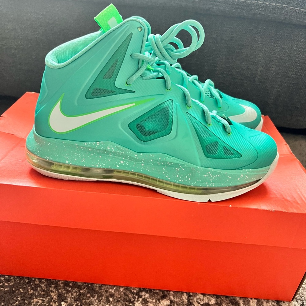 Lebron 10 GS “Easter” NEVER BEEN WORN‼️